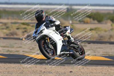 media/Nov-06-2023-Moto Forza (Mon) [[ce023d0744]]/3-Intermediate Group/Session 5 (Turn 4)/